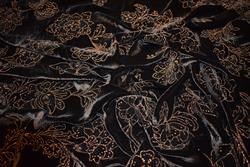 Silkevelour med blomster print - sort og kobber