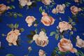 Let silkesatin med blomster print - coboltblå 40g/m2