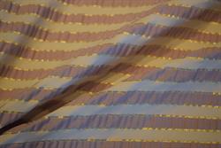 Polyester med strib - kold rosa, offwhite og guld